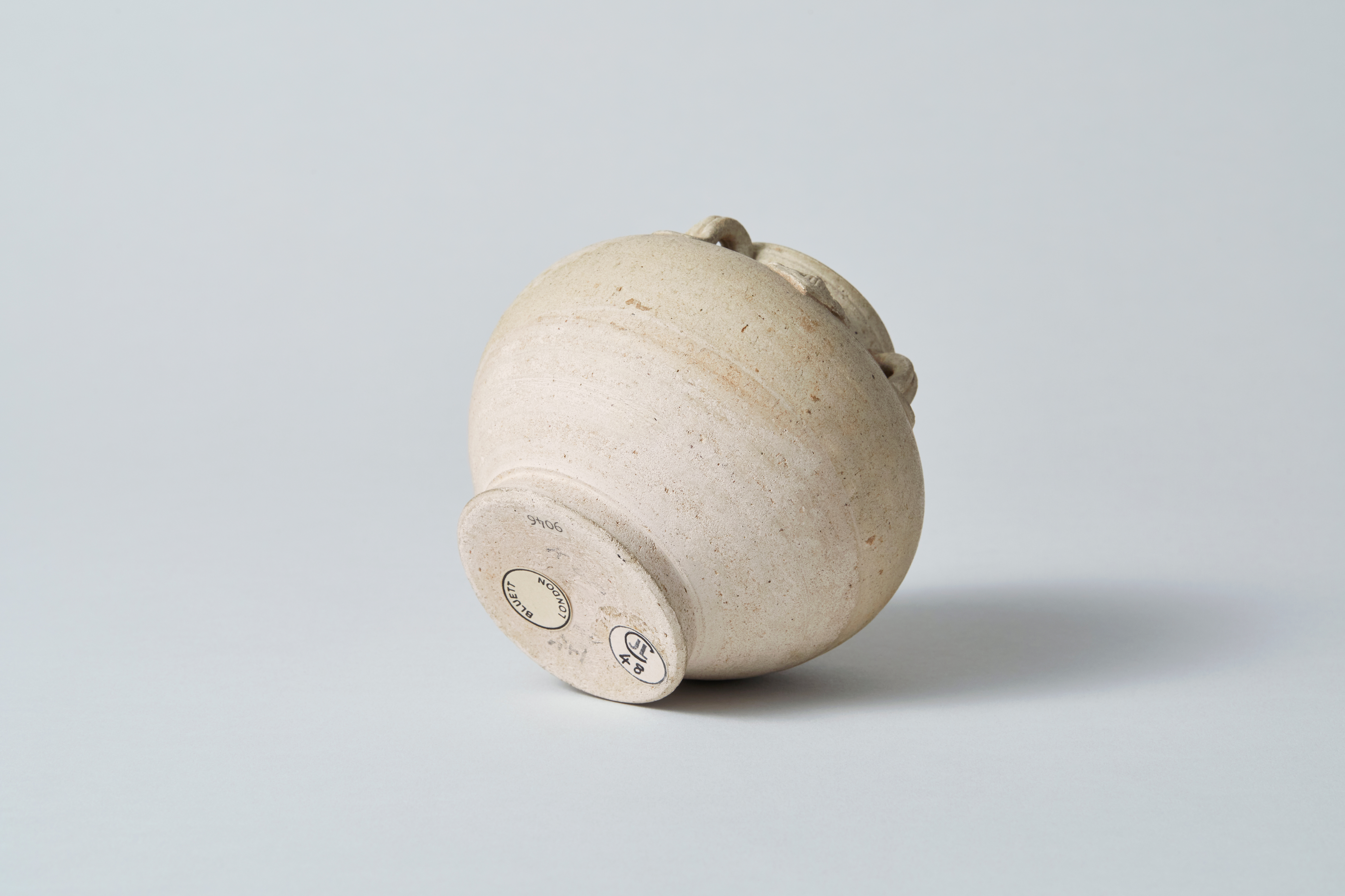 白磁縄文壺　菊池一磨作　未使用品 白磁貼花四耳壺