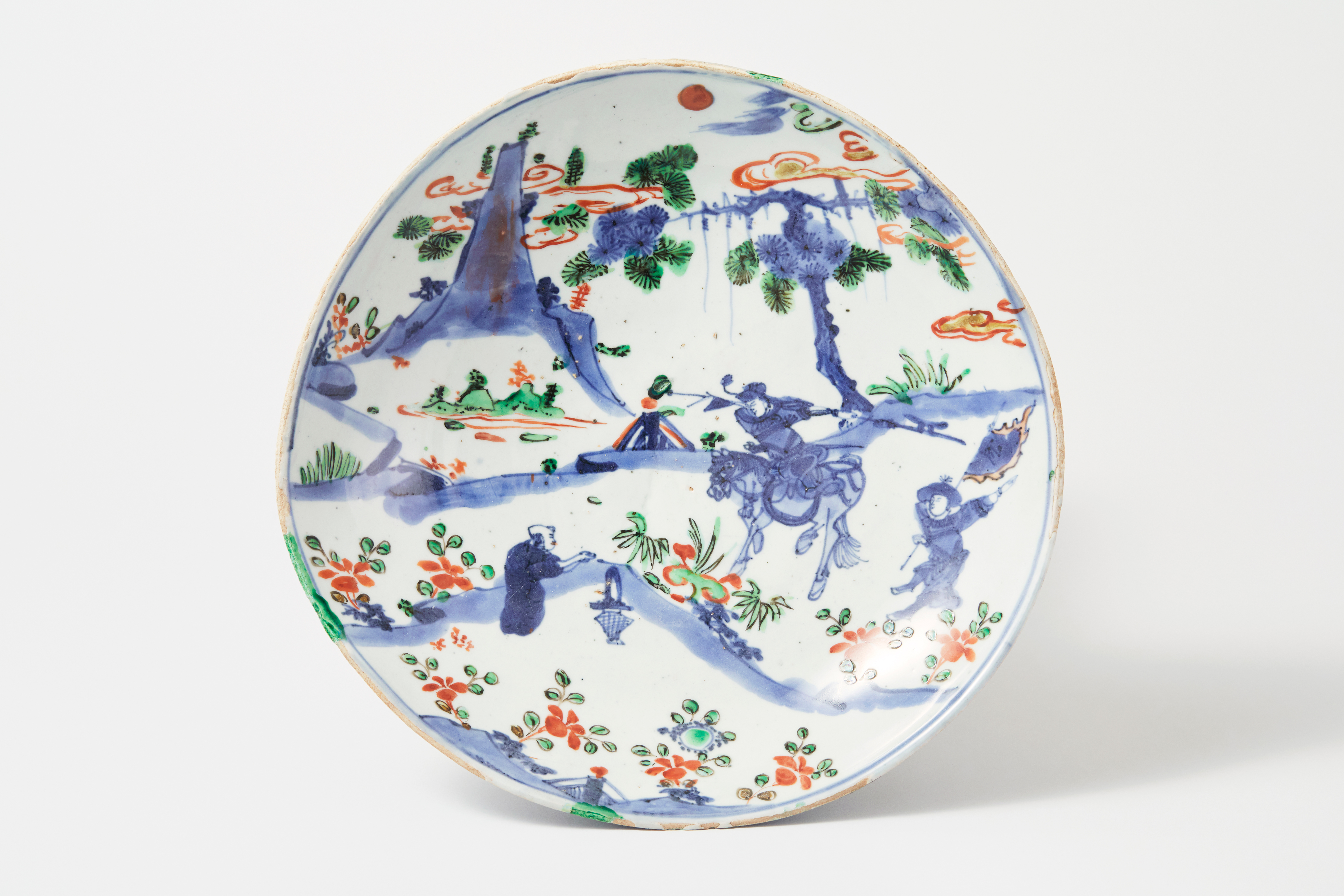 五彩人物文盤（天啓赤絵）