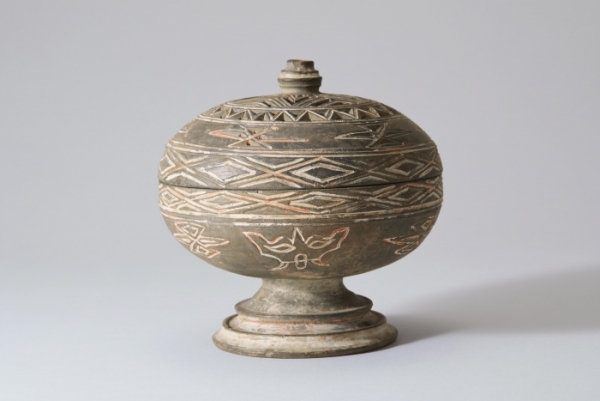 （234）【特価】✿有田焼★景泉作★白磁透彫遊鐶龍耳香炉★破魔オマケ付き★ 東洋古美術の繭山龍泉堂