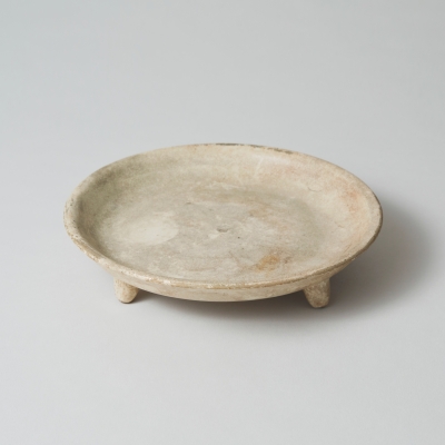 白磁三足盤