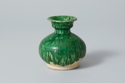 緑釉盤口壺