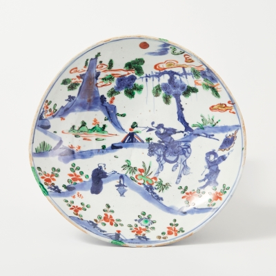 五彩人物文盤（天啓赤絵）